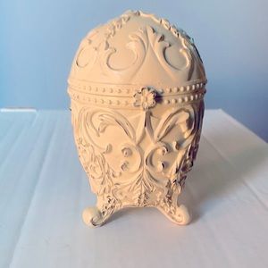 Trinket egg ceramic heavy soft velvet inside off white creamy color